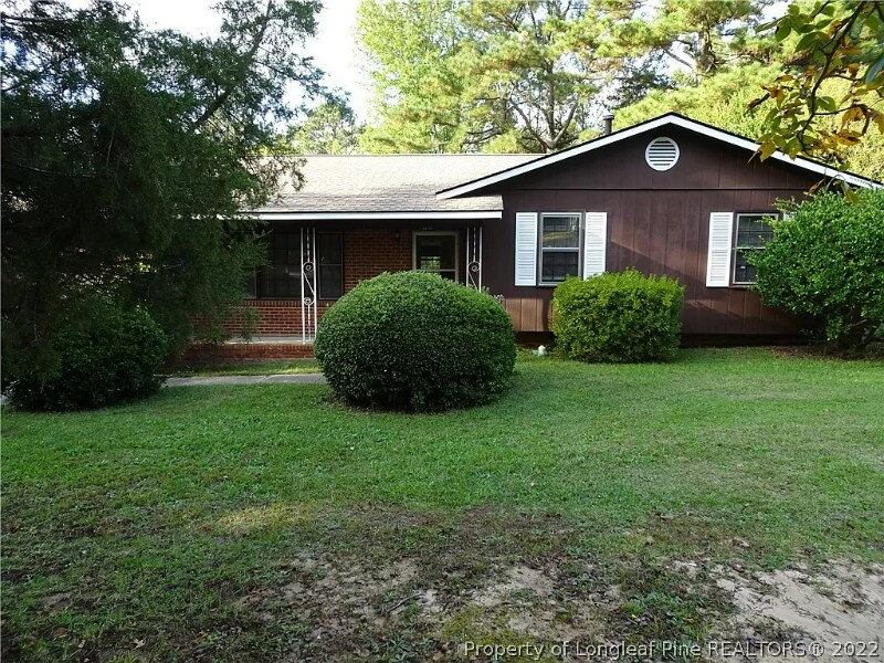 7606 Jennings Ln in Fayetteville, NC - Foto de edificio