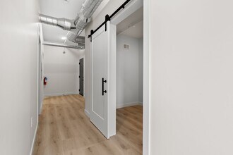 266 E Michigan Ave, Unit 302 in Kalamazoo, MI - Building Photo - Building Photo