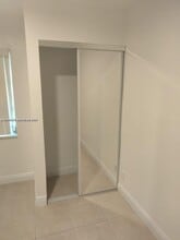 7006 NW 78th Ave in Tamarac, FL - Foto de edificio - Building Photo