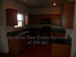 650 Rilynn Ave in Republic, MO - Building Photo - Building Photo