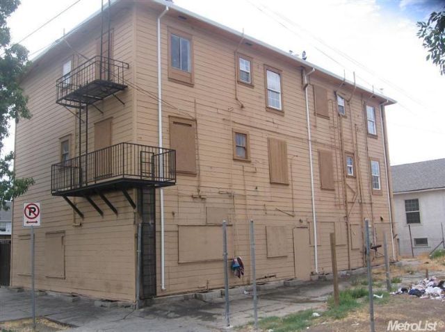 401 S Hunter St in Stockton, CA - Building Photo - Building Photo