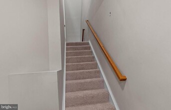 8503 Towne Manor Ct in Alexandria, VA - Building Photo - Building Photo