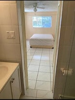 2204 SW 14th St, Unit B