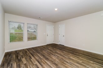 220 Grassy Meadow Ln in Statesville, NC - Building Photo - Building Photo