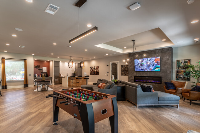Timberhill Commons in San Antonio, TX - Building Photo - Interior Photo