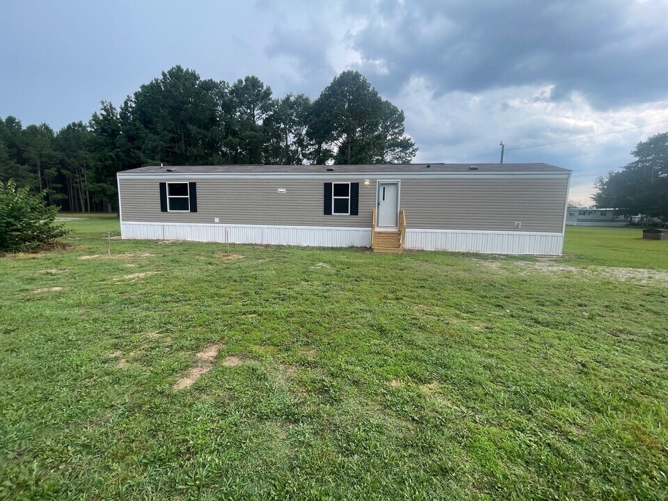 5030 Bullock Ct in Stedman, NC - Building Photo