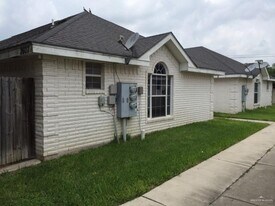 18 Cervantes Ave in Edinburg, TX - Building Photo
