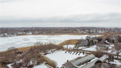 167 Coggeshall Ave in Newport, RI - Building Photo - Building Photo
