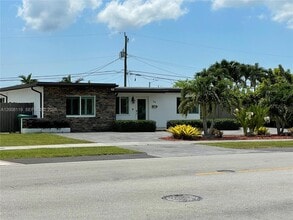 4161 SW 102nd Ave in Miami, FL - Building Photo - Building Photo