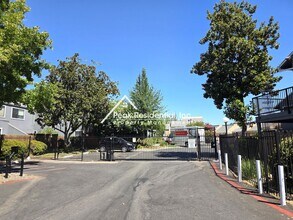 7977 Arcade Lake Ln in Citrus Heights, CA - Building Photo - Building Photo