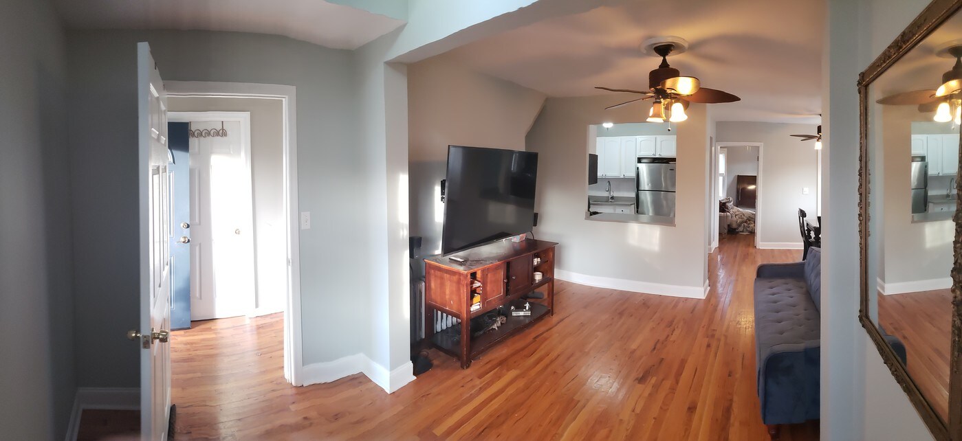 35 Patiky St, Unit Firstfloor in Kings Park, NY - Building Photo