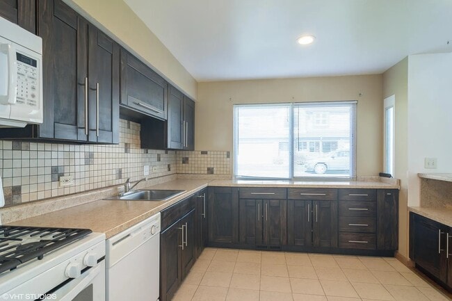 760 E Whispering Oaks Dr in Palatine, IL - Building Photo - Building Photo