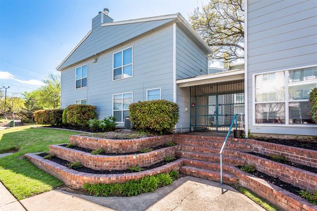 property at 1901 N Fitzhugh Ave