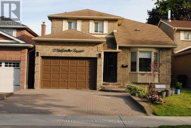 3 Halfmoon Square in Toronto, ON - Building Photo - Building Photo