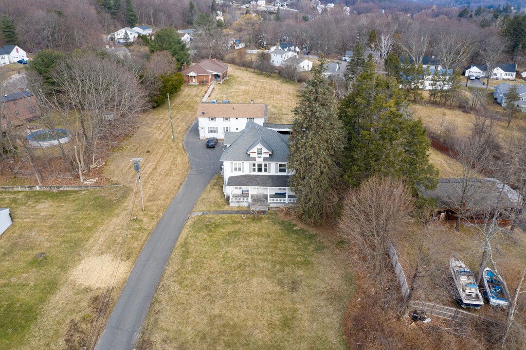 354 Woodbury Rd in Watertown, CT - Building Photo