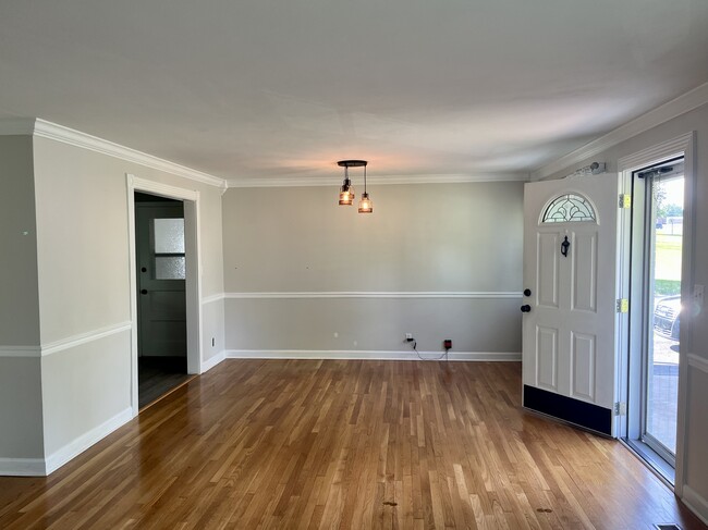 2108 Valley Ln in Johnson City, TN - Building Photo - Building Photo
