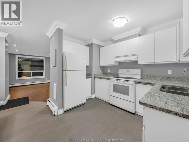 5830 Malden Rd in Windsor, ON - Building Photo - Building Photo