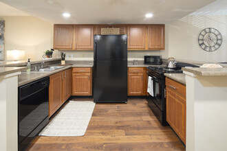 Turtle Lake Apartment Homes in Birmingham, AL - Building Photo - Interior Photo