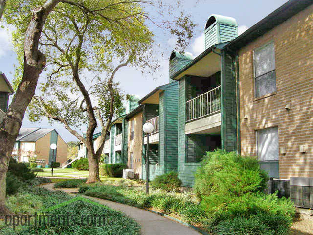 Greentree Apartments in Pasadena, TX - Building Photo - Building Photo