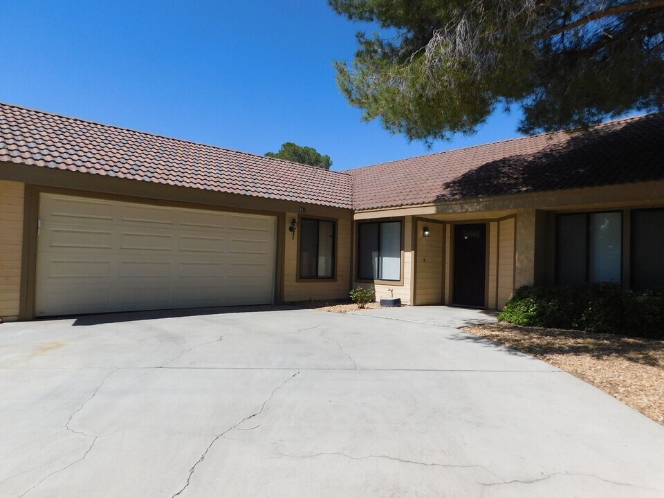 431 Mount McKinley Pl in Ridgecrest, CA - Building Photo