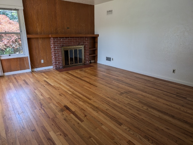 2055 NW Beca Ave in Corvallis, OR - Building Photo - Building Photo