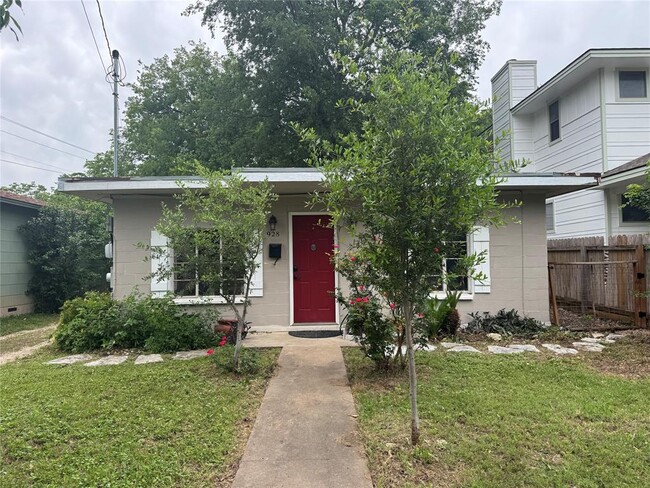 property at 928 E 50th St