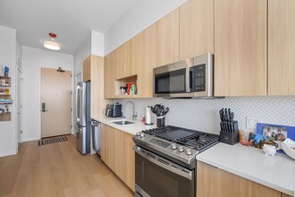 1475 N Kingsbury St in Chicago, IL - Building Photo - Building Photo