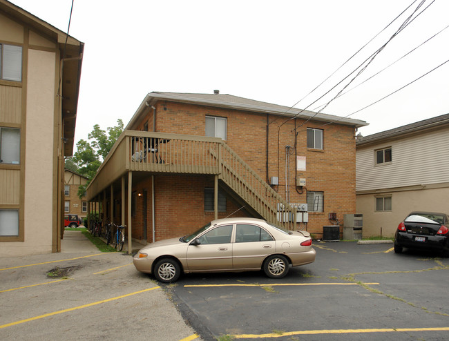 95 E Norwich Ave in Columbus, OH - Foto de edificio - Building Photo