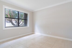 1272 S Military Trail in Deerfield Beach, FL - Building Photo