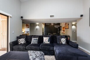 2041 N 87th Way in Scottsdale, AZ - Building Photo