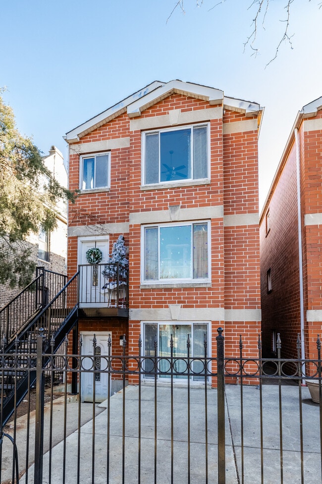 property at 807 S Claremont Ave