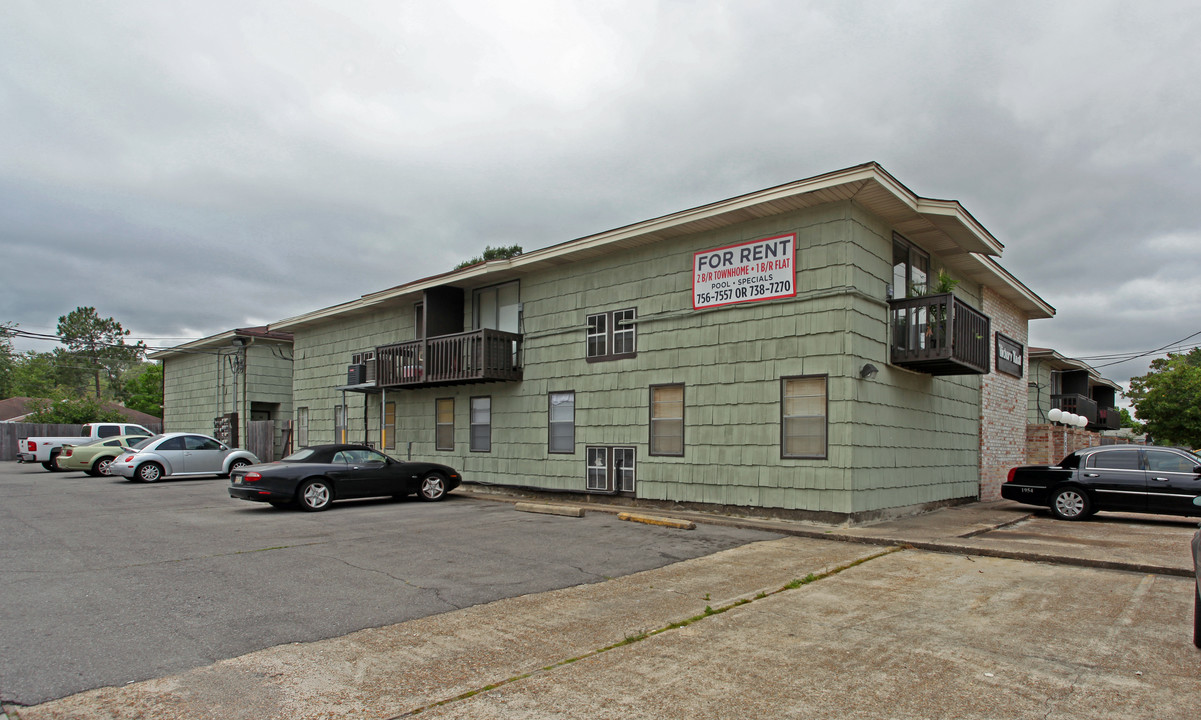 2020 Hickory Ave in New Orleans, LA - Building Photo