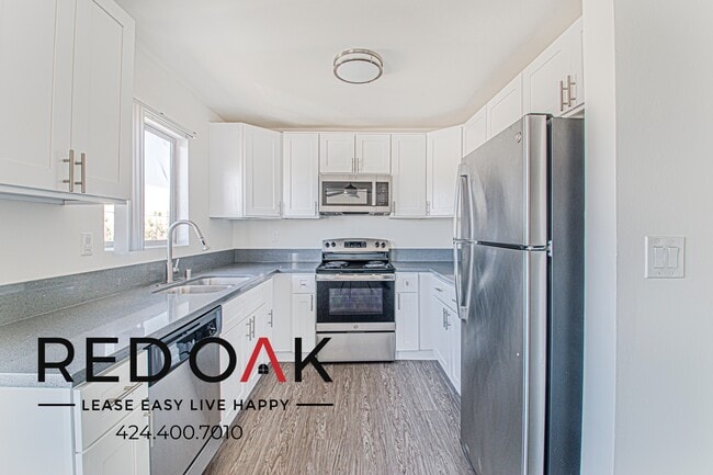 8123 Langdon Ave in Los Angeles, CA - Building Photo - Building Photo