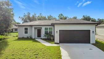 1204 Goshen Rd in North Port, FL - Building Photo