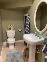 4511 Folker St in Anchorage, AK - Foto de edificio - Building Photo