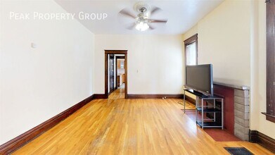 2074 Summit St in Columbus, OH - Building Photo - Building Photo