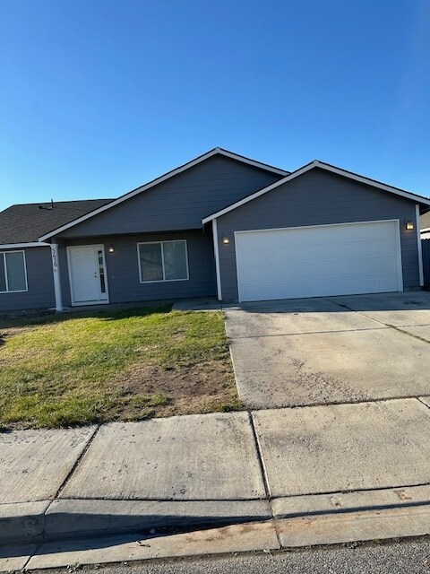 5416 Buchanan Ln in Pasco, WA - Building Photo