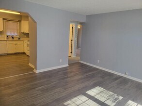 4130 Chelten Ave in Kalamazoo, MI - Foto de edificio - Building Photo