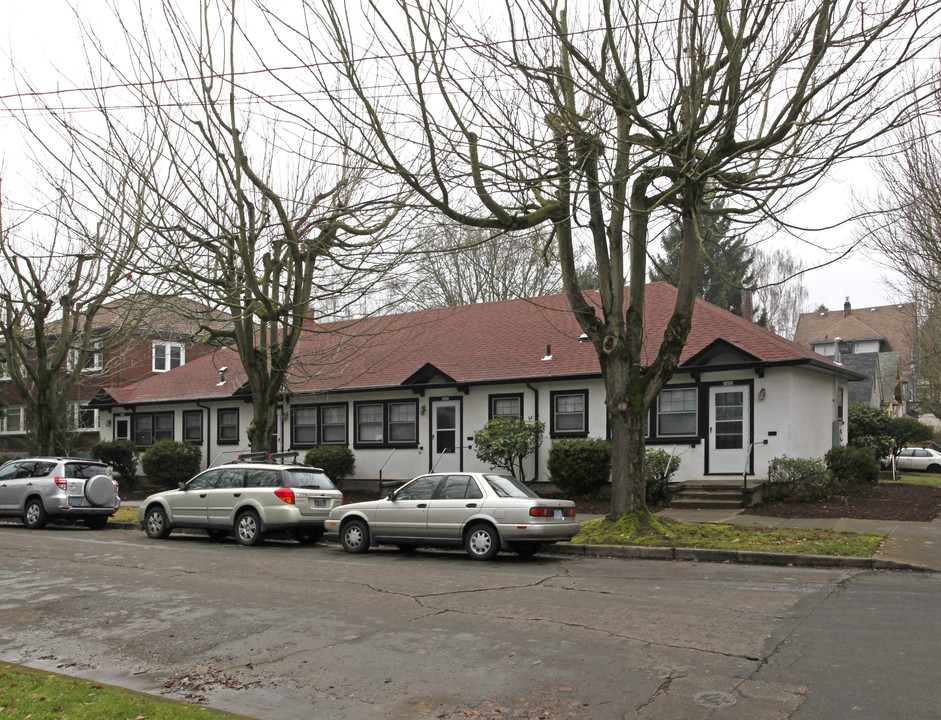 1403-1417 SE 24th Ave in Portland, OR - Building Photo