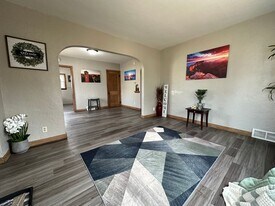 400 E Arlington St in Waterloo, IA - Building Photo