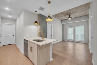 The Sinclair in Austin, TX - Foto de edificio - Building Photo