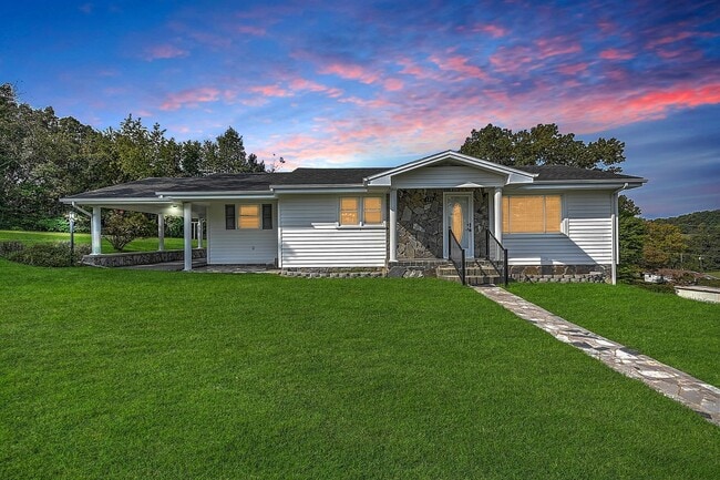 property at 135 Hixon Cir