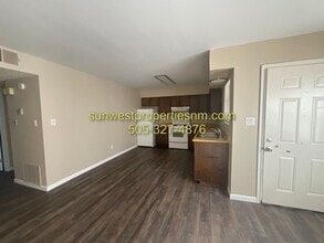 2203 N Tucker Ave in Farmington, NM - Building Photo - Building Photo
