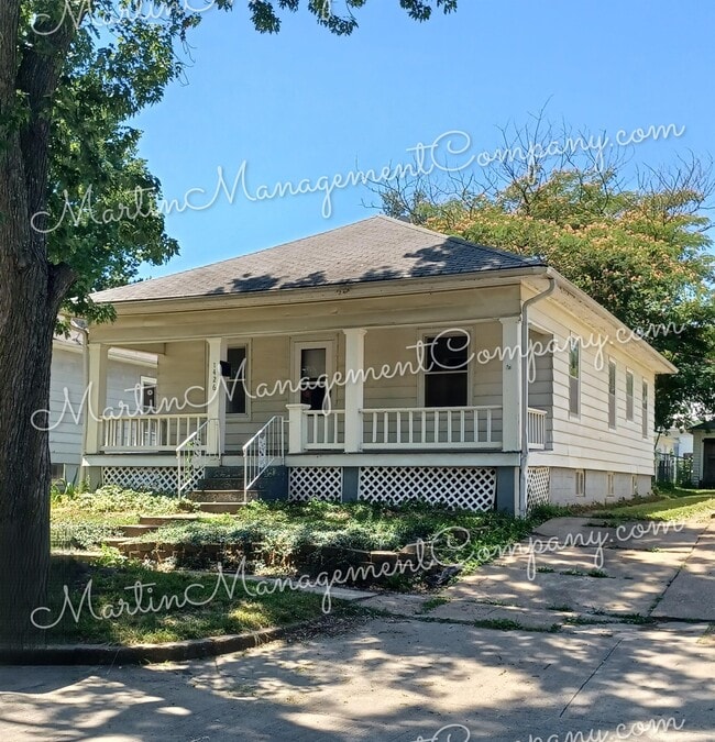 property at 1426 S Sneed Ave