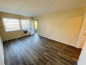 14758 Blythe St in Panorama City, CA - Building Photo - Building Photo