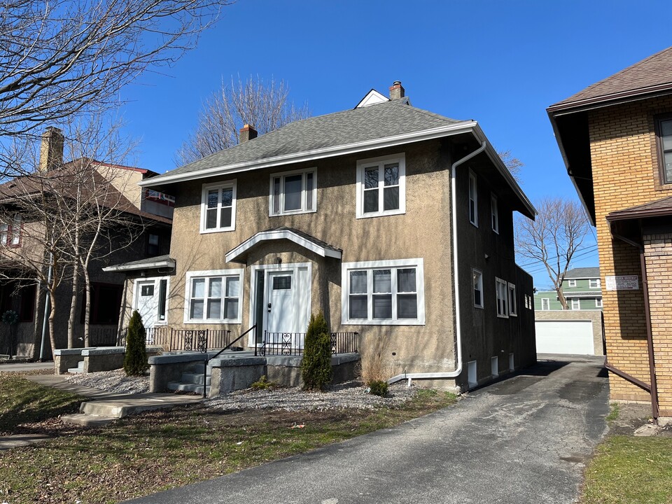 1700 East Ave in Rochester, NY - Building Photo