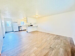 1912 S Juniper St in Nampa, ID - Building Photo - Building Photo