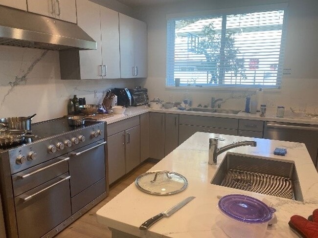 503 1st St in Davis, CA - Building Photo - Building Photo