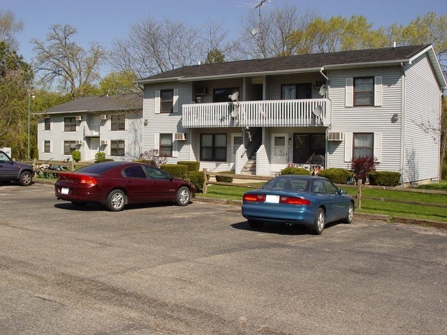 Wooster Ridge Apartments in Ingleside, IL - Foto de edificio - Building Photo