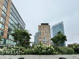 738 N Morgan St, Unit 2 in Chicago, IL - Building Photo